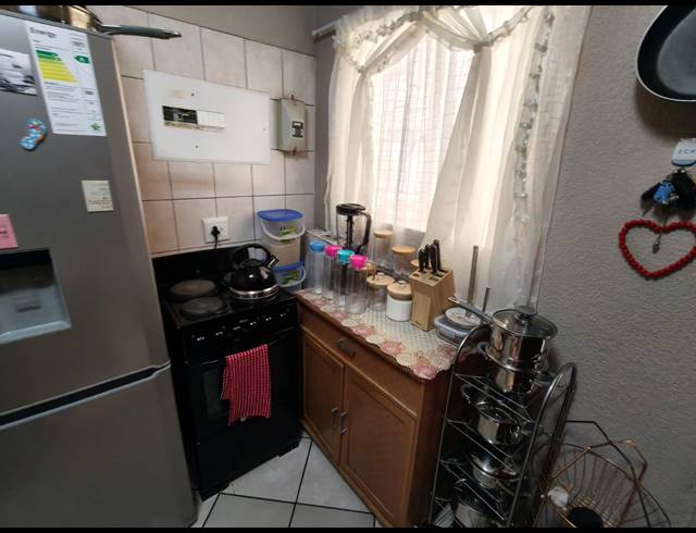 1 BEDROOM APARTMENT FOR SALE IN RUSTENBURG CENTRAL